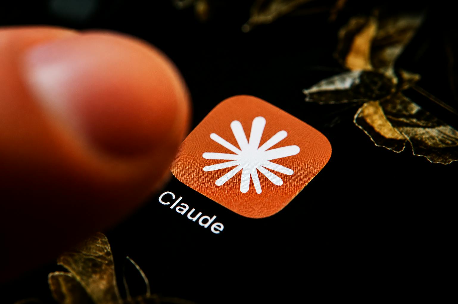 آنتروپیک کلود — سیاست تازه آنتروپیک؛ آزار عمدی مدل‌های Claude را ممنوع کرد